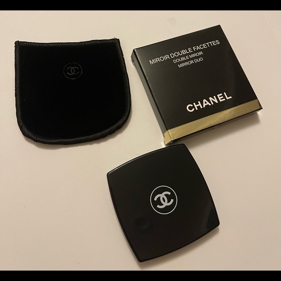 Chanel Compact Mirror - Picture 10 of 10